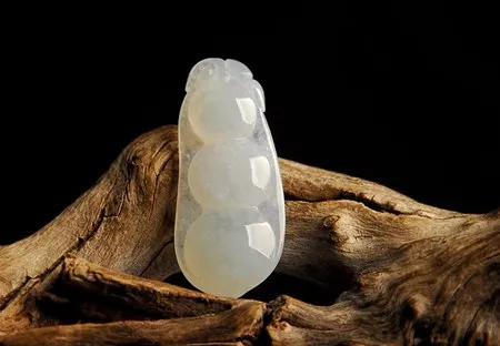 玉器有灵性佩戴需讲究