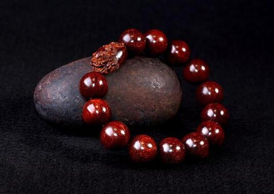 黄金貔貅吉祥物的招财改运功效 摆放在家中还可以驱走邪气- 易德轩吉祥物商城 黄金貔貅吉祥物的招财改运功效 摆放在家中还可以驱走邪气- 易德轩吉祥物商城