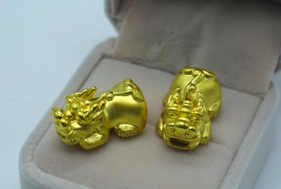 黄金貔貅吉祥物吊坠可分为多少种类型?男人佩戴黄金貔貅吊坠有什么寓意? - 易德轩吉祥物商城 黄金貔貅吉祥物吊坠可分为多少种类型?男人佩戴黄金貔貅吊坠有什么寓意? - 易德轩吉祥物商城