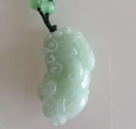 佩戴貔貅吊坠有什么要注意的事项?佩戴貔恘头朝向哪边有什么讲究吗- 易德轩吉祥物商城 佩戴貔貅吊坠有什么要注意的事项?佩戴貔恘头朝向哪边有什么讲究吗- 易德轩吉祥物商城