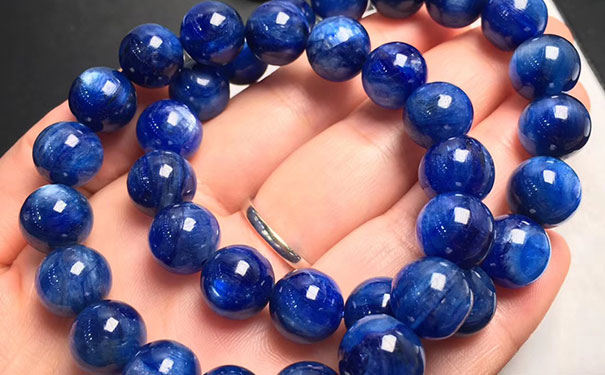 蓝水晶的功效与作用,戴蓝水晶在手上好处多-易德轩吉祥商城