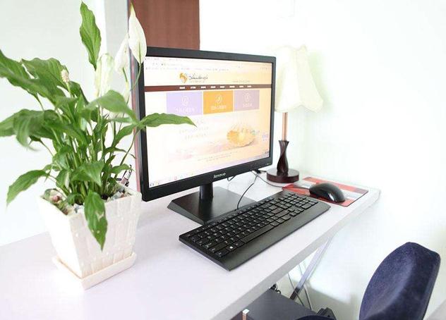 办公桌的摆放方向位置(办公室桌子摆放禁忌)-易德轩吉祥商城