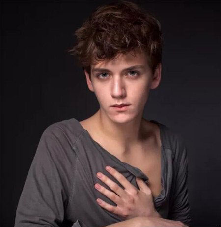 鼠年子时出生的男孩命运好吗? 鼠年子时出生的男孩命运好吗?