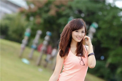 八字命理：如何看男命配偶属于貌美之人？-易德轩吉祥网