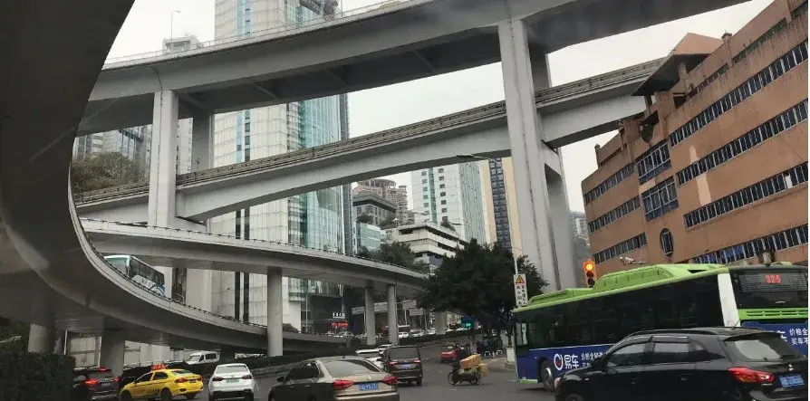 立交桥旁边的住宅可以居住吗?-易德轩吉祥网 立交桥旁边的住宅可以居住吗?-易德轩吉祥网