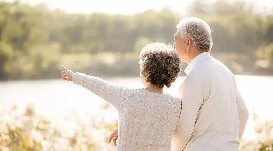 晚年大富大贵的命理特征-易德轩吉祥网 晚年大富大贵的命理特征-易德轩吉祥网