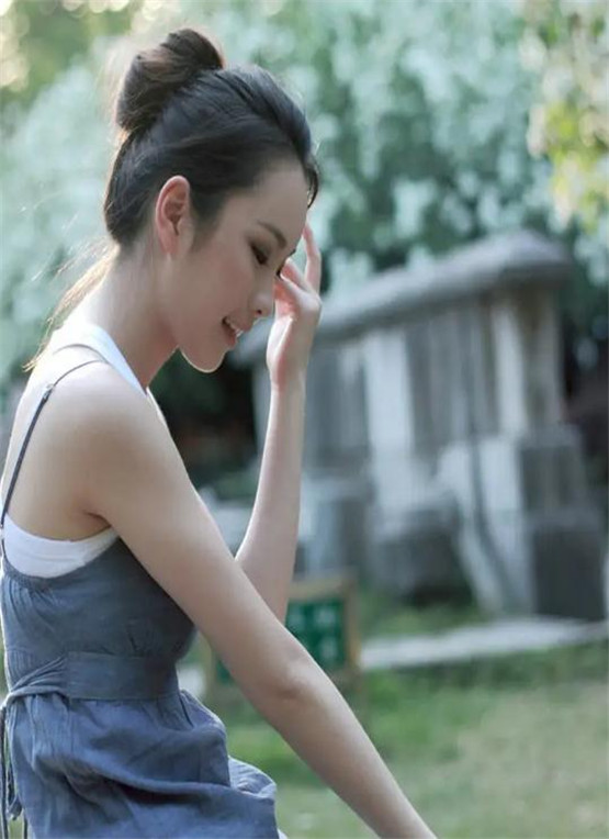 什么八字女命不靠老公，自己发家致富？