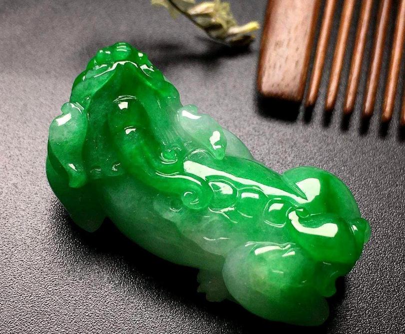 女人带貔貅有什么讲究(女人佩戴貔貅的忌讳)-易德轩吉祥商城