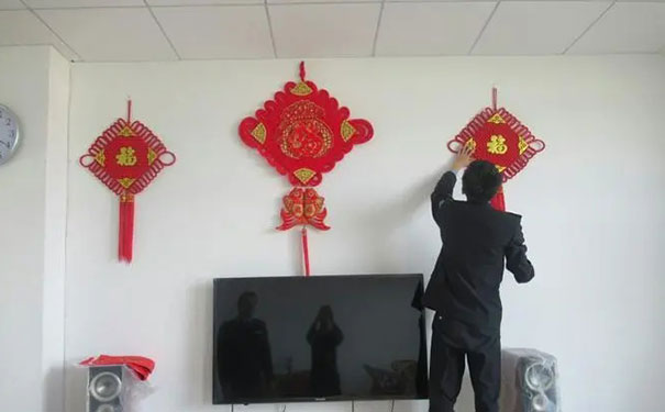 客厅挂福字有什么讲究-易德轩吉祥商城