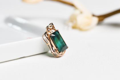 带钻石可以辟邪吗 佩戴什么饰品辟邪？