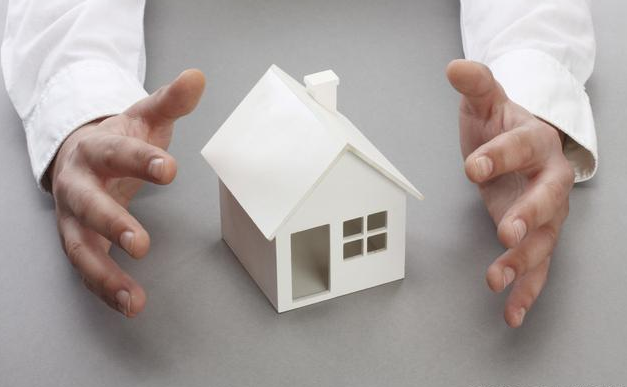 横梁最忌压在床头、书桌及餐桌上方