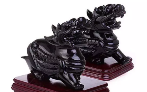 制作富贵树饰品的材料很多 但黄水晶效果最好