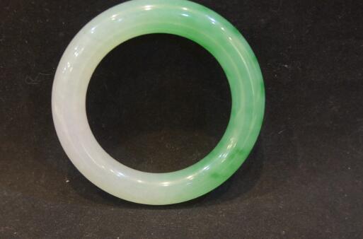 玉镯断了有什么寓意-易德轩吉祥商城