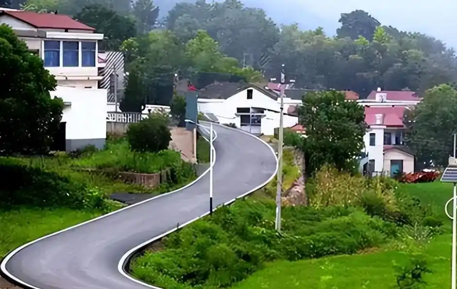 农村自建房院子大门正对房屋大门风水好不好