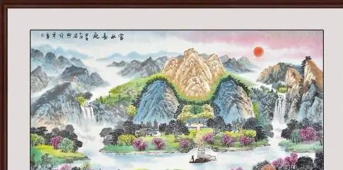 门口挂画一般建议挂在显眼的地方