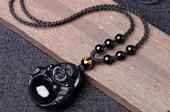 女人佩戴什么东西辟邪最好 女性戴玉手镯寓意吉祥 女人佩戴什么东西辟邪最好 女性戴玉手镯寓意吉祥