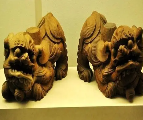 貔貅成对摆放 寓意特别好