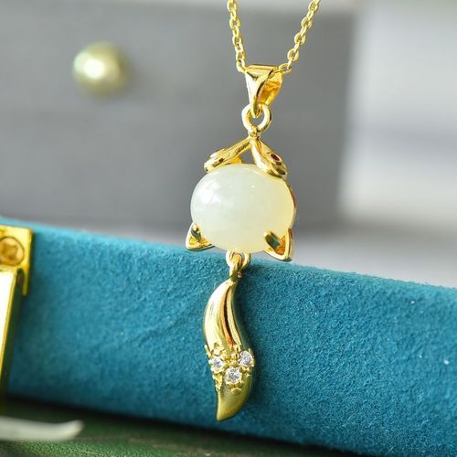 三种女人不适合戴玉