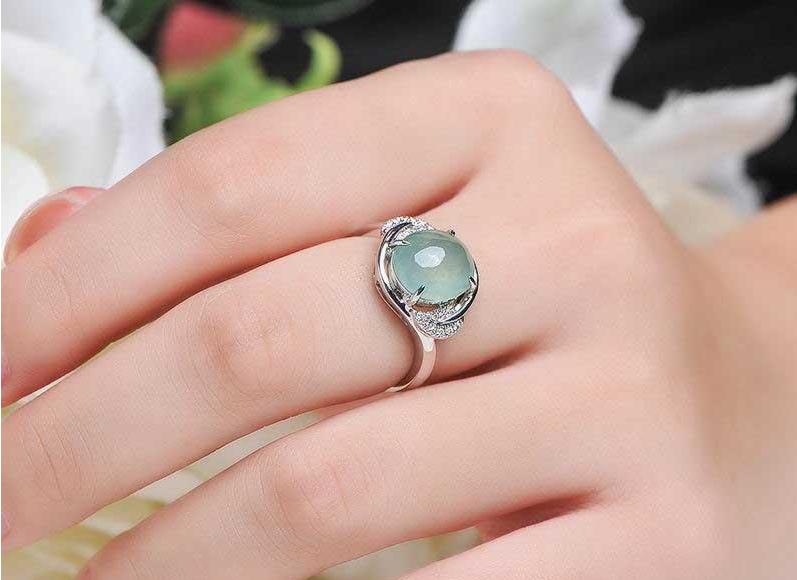 女人戴什么戒指最招财?女人哪个手戴戒指招财-易德轩吉祥商城