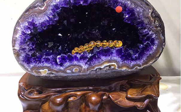 紫水晶洞的风水作用以及摆放方法-易德轩吉祥商城