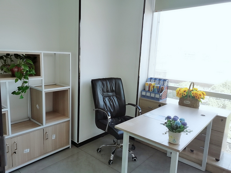     改变办公室風水的妙招 定期清理利于气场稳定