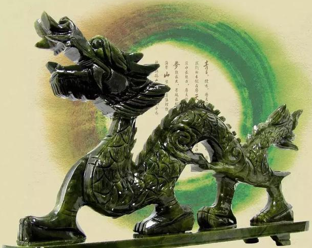 哪种摆件适合放置在玄关