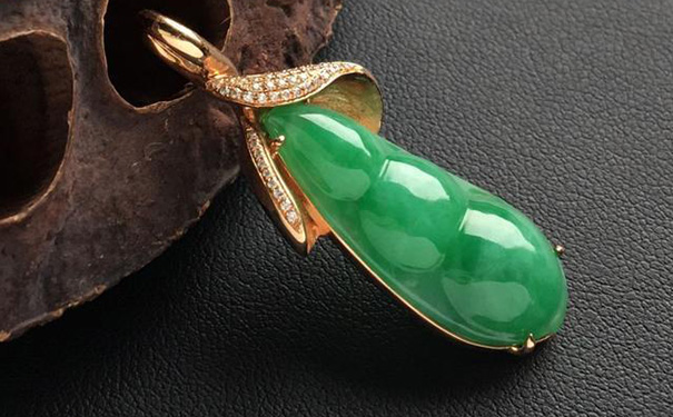 风水摆件：翡翠四季豆的寓意是什么-易德轩吉祥商城