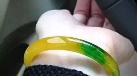 为什么玉镯不能戴左手-易德轩吉祥商城